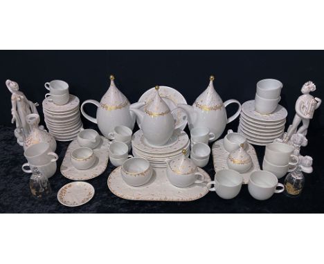 Rosenthal, Kaffee- und Mokkaservice "Zauberflöte", weiß und gold, Entwurf Björn Wijnblad (1918-2006), zweite Hälfte 20. Jahrh