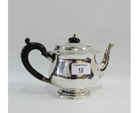 Early 20th century Birmingham silver Bachelors teapot, 13cm high 