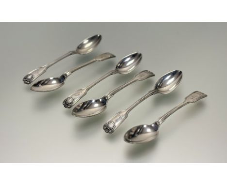A set of six Sheffield silver fiddle shell and thread double stuck tea spoons engraved with initial G: l. x 13cm Sheffield 19