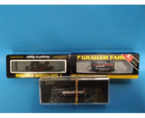 THREE BOXED N GAUGE GRAHAM FARISH SHUNTERS 371-052, 371-005, 371-0207