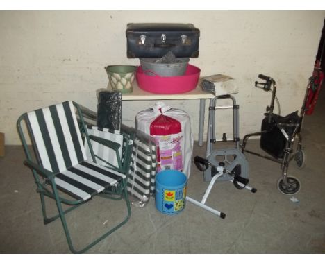 A QUANTITY OF ITEMS TO INCLUDE FOLDING CHAIRS, VINTAGE LUGGAGE CASE, SACK TRUCK, ZINC GALVANISED TUB, ROLL OF BARBED WIRE ETC