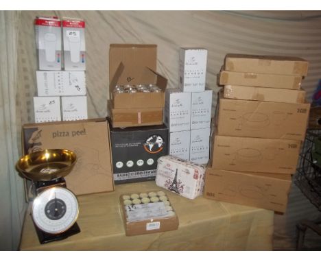 BOXED ITEMS TO INCLUDE PLATE SETS, BAMBOO DINNER WARE, PIZZA PEEL, RETRO STYLE SCALES ETC.