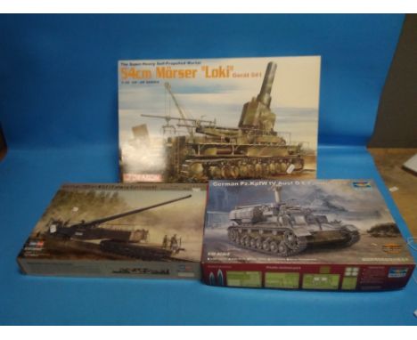 THREE BOXED MODEL KITS TO INCLUDE DRAGON 54CM MORSER LOKI (SELF PROPELLED MORTAR) 1:35 SCALE, HOBBY BOSS GERMAN 280MM RAILWAY