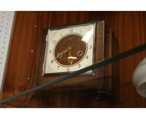 A VINTAGE DECO STYLE OAK CASED SMITHS ENFIELD  MANTLE CLOCK 