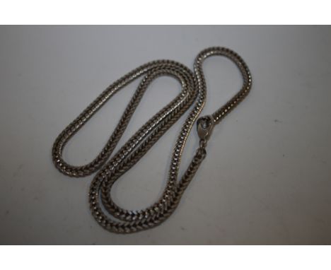 A LARGE LADIES SILVER CHAIN 