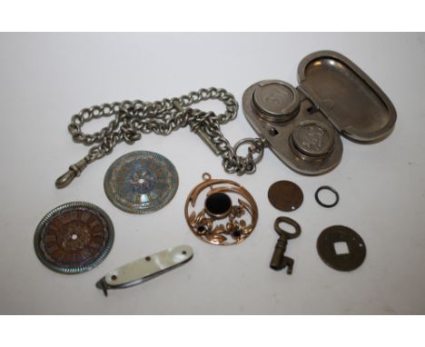 A BAG OF COLLECTABLES TO INCLUDE A SOVEREIGN HOLDER, ALBERT CHAIN ETC. 