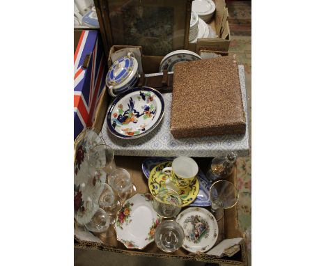 A TRAY OF ASSORTED CERAMICS AND GLASSWARE ETC. TO INCLUDE ROYAL ALBERT OLD COUNTRY ROSES, COALPORT CUP AND SAUCER ETC. 