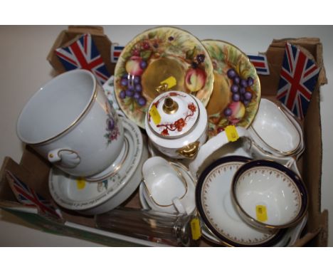 A TRAY OF CERAMICS TO INCLUDE AYNSLEY SAUCERS, COALPORT URN ETC. 