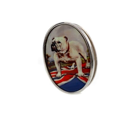 CONTEMPORARY SILVER AND ENAMEL PILLBOX, of oval form, the hinged cover decorated with a bulldog stood on a Union Jack, 3.6cm 