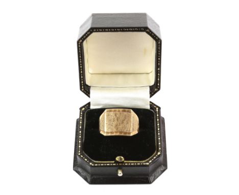 Vintage gold signet ring with bark effect, ring size,x 1/2, hallmarked 9 ct  .      9 ct gross weight 11 grams