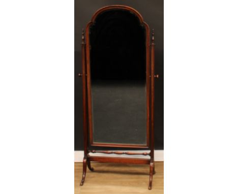 A Queen Anne style mahogany cheval mirror, bevelled plate, 158.5cm high, 71cm wide, first-half 20th century 