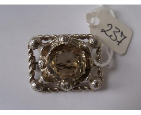 Rectangular stone set silver Scottish brooch 13g   