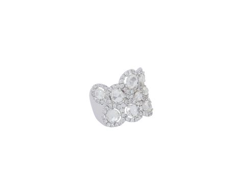 Ring mit 11 feinen Antwerpener Diamantrosen und kleinen Brillanten, zusammen ca. 4,5 ct, ca. LGW-GW (J-L)/VS-SI, WG 18K, 12,6