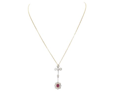 Kette und zarter Anhänger mit Rubin und Diamanten im Altschliff von zus. ca. 1 ct, ca. GW-GET (L-M)/VS-SI, 1 Stein leicht bra