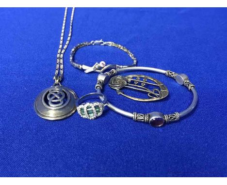COLLECTION OF MOSTLY SILVER ITEMSincluding a mother of pearl Arts & Crafts brooch, an Ortak enamel necklace and some silver g