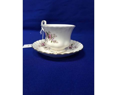 ROYAL ALBERT SIX PLACE SETTING 'LAVENDER ROSE' PATTERN TEA SERVICEalso a Royal Doulton 'Diana' pattern tea service and two sm