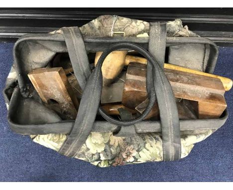 LOT OF WOOD WORKING TOOLS