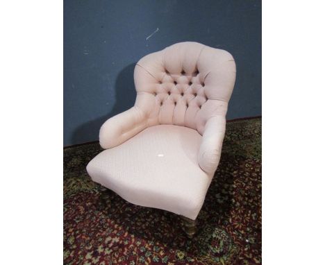 Button back armchair&nbsp;