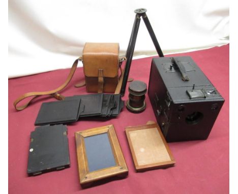 Early C20th "Klito" no. 6D box camera fitted with Aldis-Plano Anastigmat F6.8 no.2 lens, magic lantern lens, glass plate slid