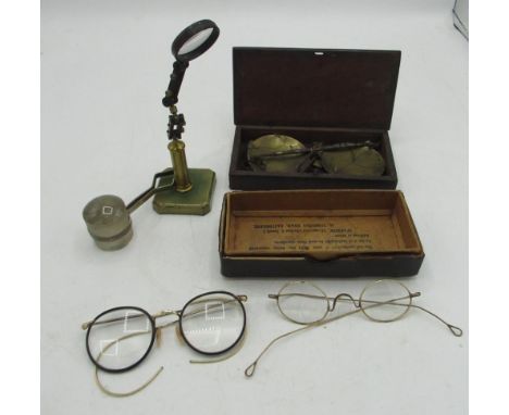 Early C19th mahogany cased apothecary scales with brass pans, early C20th magnifier with ball jointed articulated arms on lac