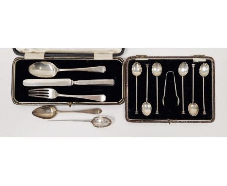 Set of six silver coffee spoons&nbsp;with matching set of sugar tongs&nbsp;in original box, hallmarked Birmingham 1924 by Wil