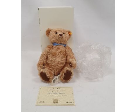 Steiff 2002 pale cinnamon bear, 660344, serial no. 4444 with certificate and medallion, 28cm high, boxed&nbsp;