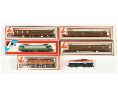 Lima HO Group of Loco's &amp; Coaches. To include 208052 Overhead Electric Loco; 208023L Overhead Electric Loco + unboxed Die