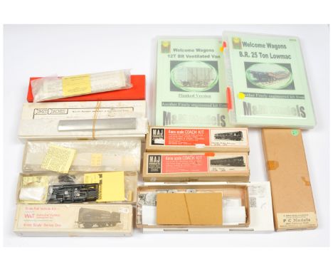 Comet, MAJ, Scale Rail &amp; others OO Group of Rolling Stock Kits. To include Comet Coaches M65/66 LMS BTO/TO Articulated Pe