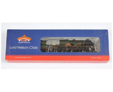 Bachmann OO 31-409 4-6-0 BR Green 30865 Sir John Hawkins - Lord Nelson Class + bagged accessories. Conditions: Near Mint to M