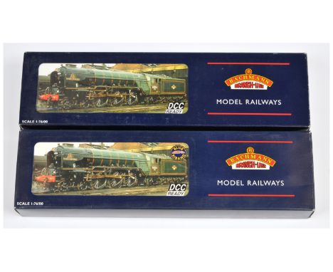 Bachmann pair of A1 Class Steam Locomotives comprising of 32-556 4-6-0 BR A1 Class Steam Locomotive No. 60156 "Great Central"