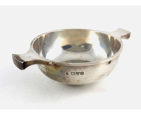 A George V silver quaich, George Nathan and Ridley Hayes, Chester 1914, conventional twin handled form, 13.5cm long, 3.05ozt