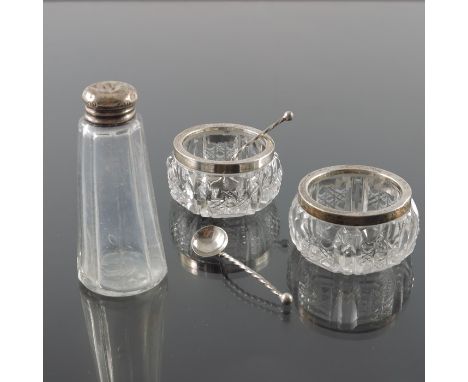 A pair of Edwardian silver mounted and cut glass salt cellars, with spoons, Birmingham 1908, together with silver topped jar 