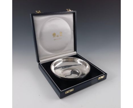 Gerald Benney for Ove Arup, a Modernist silver bowl, London 1997, ogee circular form, with everted rim, stamped marks Benney 