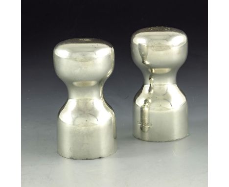 Robert Welch, a pair of Modernist silver salt and pepper shakers, London 1985, waisted hourglass form, with bayonet fittings 