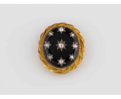 DIAMANT-BROSCHE Gelbgold. 3,4 x 3  cm, Ges.-Gew. ca. 11,4 g. Geprüft Rahmung mindestens 14 K, Broschierung (nachträglich ergä