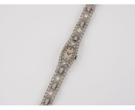 ART-DÉCO ARMANDUHR 'ZENITH' Schweiz, um 1930 Platin (Steckschließe später ergänzt, geprüft 14 K). L. 17,3 cm, Ges.-Gew. ca. 3