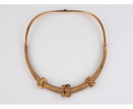 HISTORISCHES COLLIER Rotgold. Innen-L. L. geschlossen ca. 13,5 cm, Ges.-Gew. ca.. Geprüft 14 K, Punzierungen verschlagen. Aus
