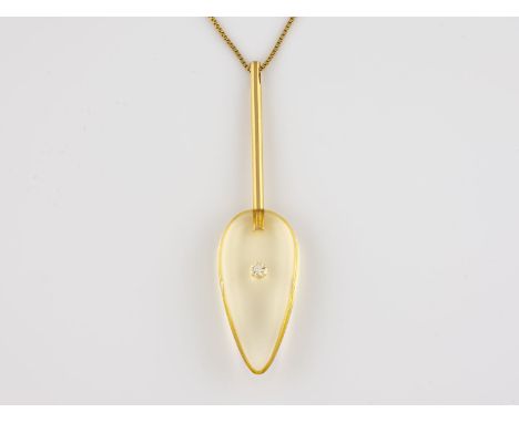 KETTEN-ANHÄNGER Gelbgold. Anhänger L. 9 cm, Ges.-Gew. ca. 7,4 g. Anhänger geprüft 18 K, Reste einer wohl französischen Punzie
