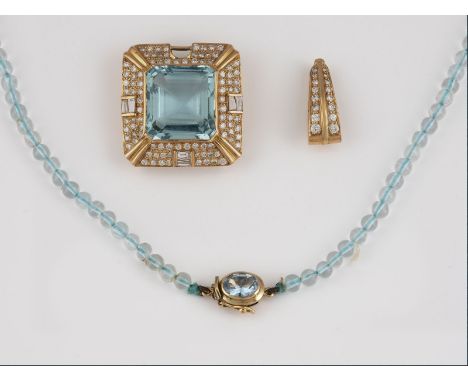 ANHÄNGER MIT KETTE 3-tlg. Gelbgold. 1) Anhänger 2,7 x 2,7 cm, Ges.-Gew. ca. 15,5 g. Geprüft 14 K. Ein rechteckig facettierter