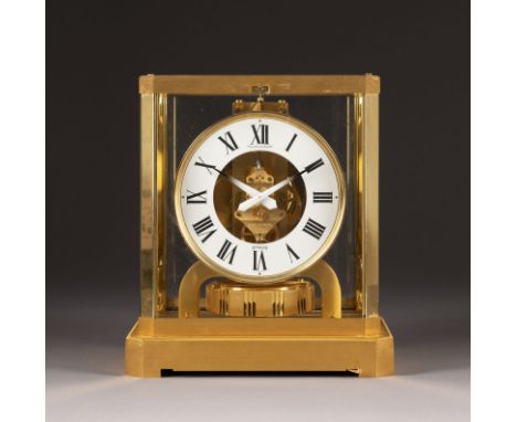 TISCHUHR 'ATMOS' Schweiz, Jaeger LeCoultre, 20. Jh. Messing, vergoldet, Glas. H. 23 cm. Auf dem Uhrwerk bezeichnet 'Jaeger le