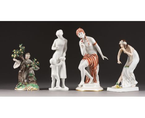 VIER PORZELLAN-FIGUREN Deutsch, Rosenthal, Nymphenburg u.a., 20. Jh. Porzellan, polychrome Malerei, Goldstaffage. H. 17,6-24,