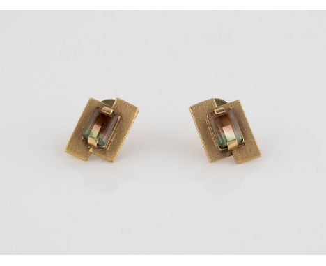 PAAR OHRSTECKER MIT MELON-TURMALIN Gelbgold. 1,8 x 1,3 cm, Ges.-Gew. ca. 6,6 g. Geprüft 14 K. Jeweils ein rechteckig facettie