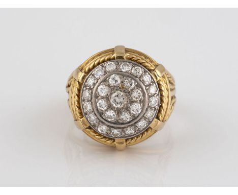 BRILLANT-RING Gelbgold. Ringmaß ca. 53-57,5, Ges.-Gew. ca. 9,6 g. Geprüft 14 K. 10 Brillanten, zusammen ca. 0,76 ct. Flexible