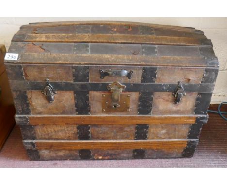 Dome top trunk
