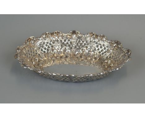 Hallmarked silver oval dish - London 1895 - Henry Wilkinson &amp; Co