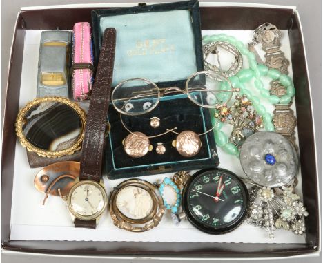 A tray of jewellery and collectables including agate brooch, gold plated spectacles, Pinchbeck cameo brooch, enamel etui case