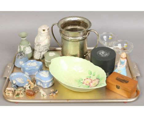 A tray of collectables including an Art Nouveau silver plated planished wine cooler, Wedgwood Jasperware, sealed Royal Doulto