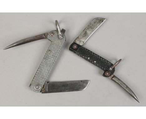 Two World War II Jack knives with knurled scales, Harrison Bros & Howson and Venture H.M. Slater Sheffield.