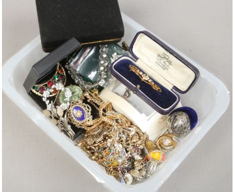 A box of good quality costume jewellery to include Hollywood brooches, earrings, necklaces etc.