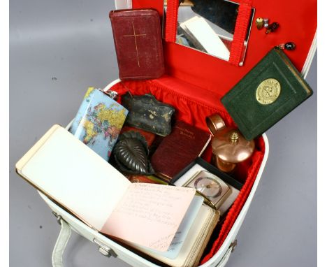 A ladies 1960s vanities case and assorted collectables including a Kienzle alarm clock etc.